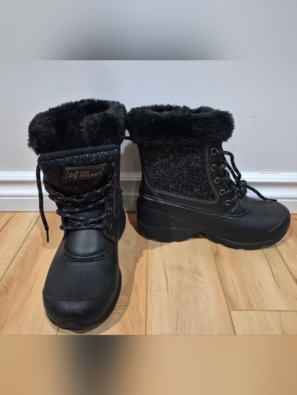 Ice Fields Women's Size 8 Winter Boots
